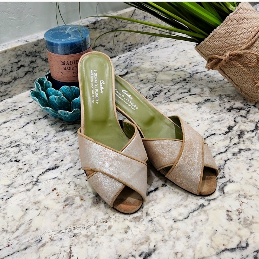 Women's flat slides
